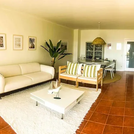 Holiday home T3 Em Moledo Com Piscina Privada A 100m Da *